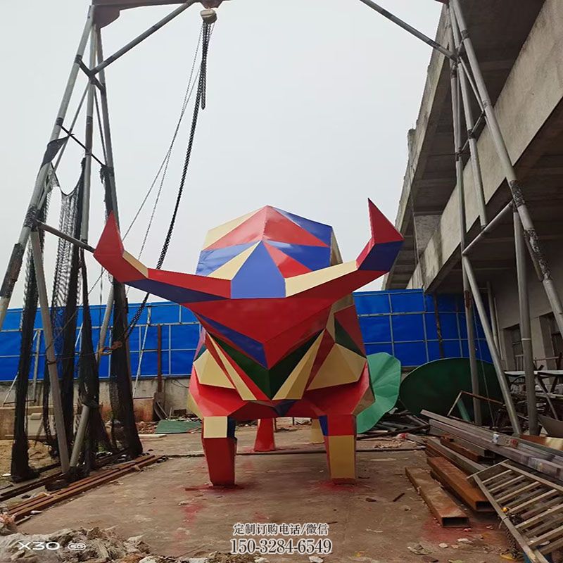 企业几何牛雕塑 景观艺术抽象雕塑承接 商场动物雕塑常用